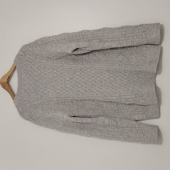 Barefoot Dreams Cable Knit Sweater For Men - Picture 3 of 10